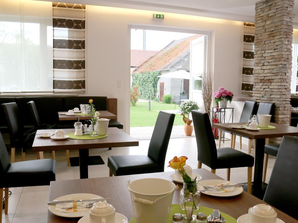 Pension Joseph Haydn Podersdorf am See Kamer foto