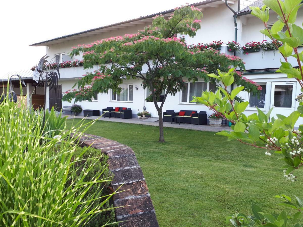 Pension Joseph Haydn Podersdorf am See Buitenkant foto